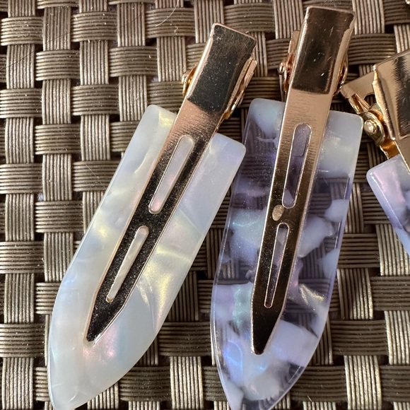 Elegant Hair Clip Set with Gold and Marble Accents - Picture 2 of 4